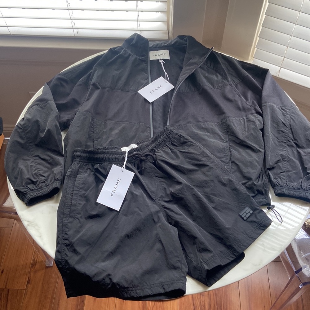 Frame windbreaker AND shorts set